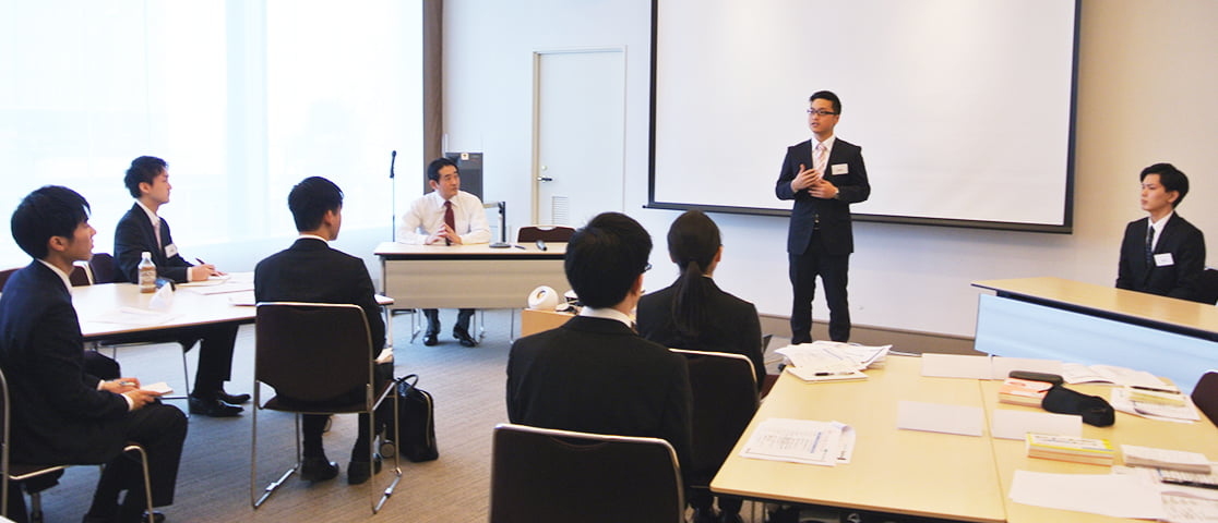 ディベート研修の様子